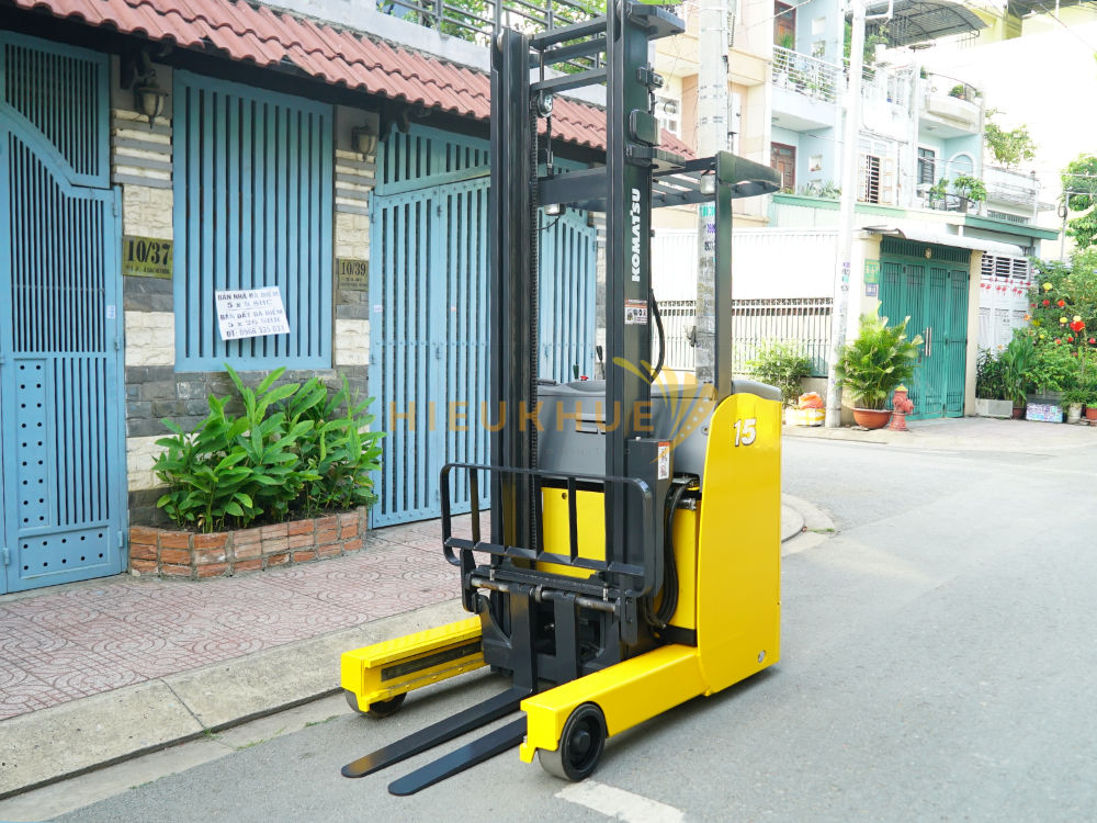 Xe nâng điện đứng lái KOMATSU FB15RL-15