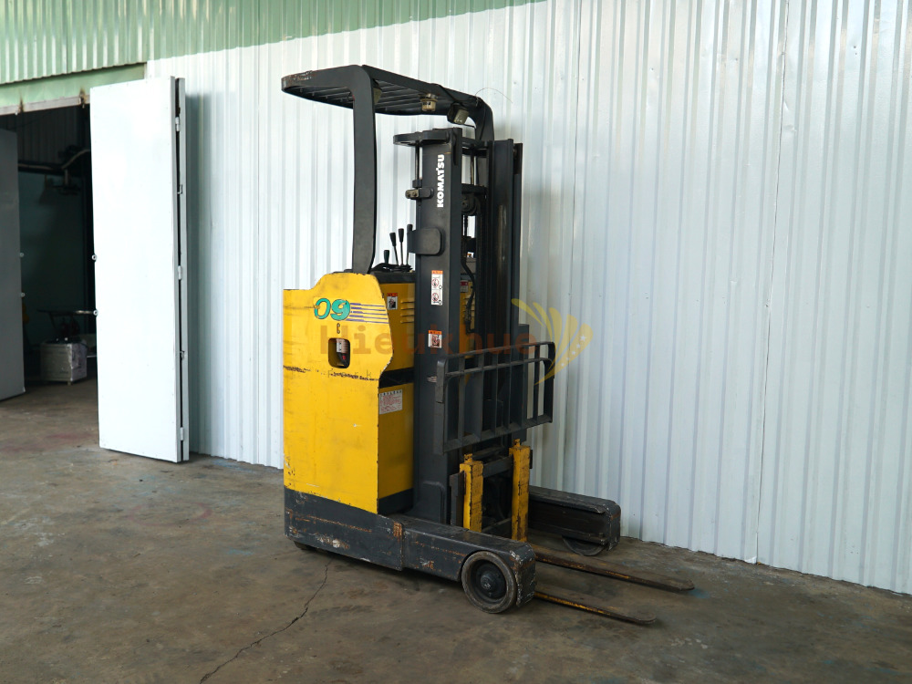 Xe nâng điện đứng lái KOMATSU FB09RC-12