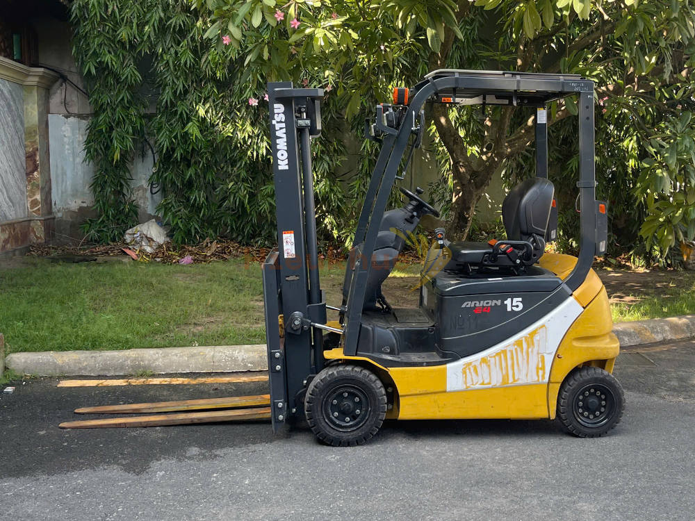 Xe nâng điện ngồi lái KOMATSU FB15-12 năm 2021, nâng cao 3m