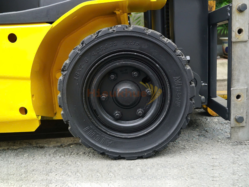 Xe nâng điện ngồi lái KOMATSU FB15-12 năm 2009, nâng cao 3m