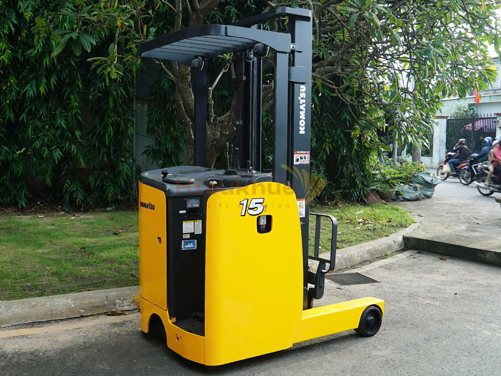 Xe nâng điện đứng lái KOMATSU FB15RL-15 khung 4m chắc khỏe
