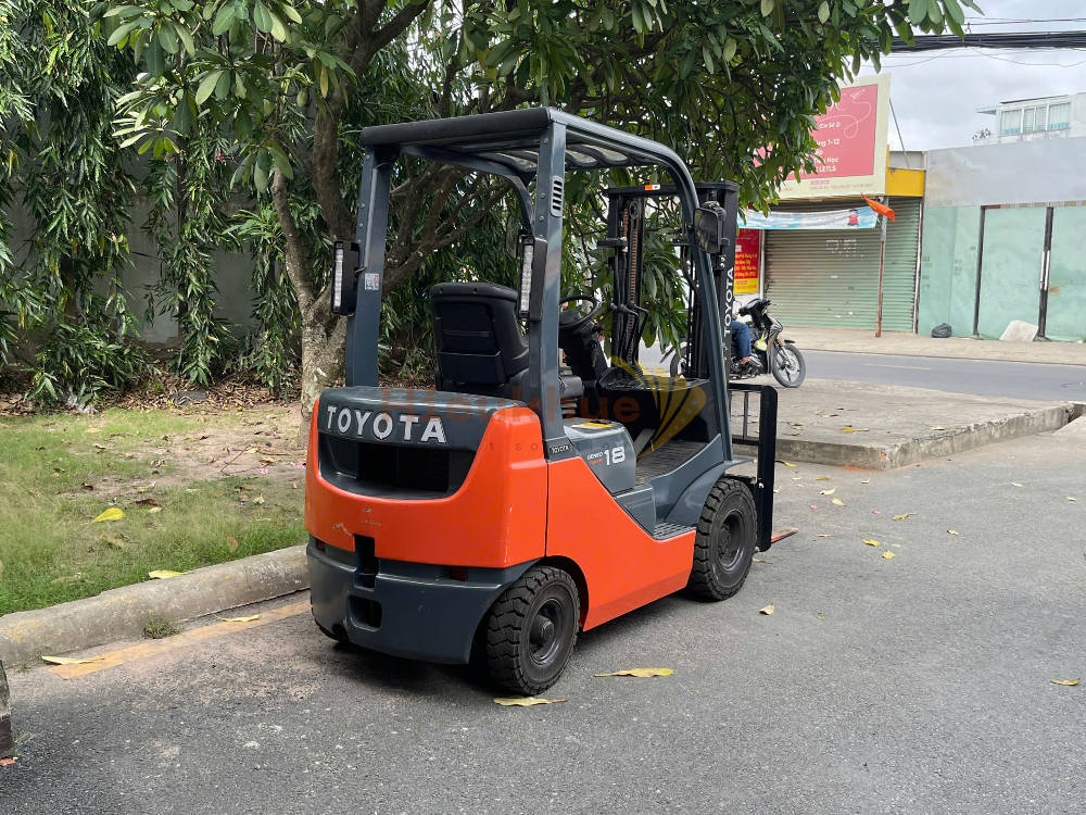 Xe nâng dầu TOYOTA 42-8FDL18