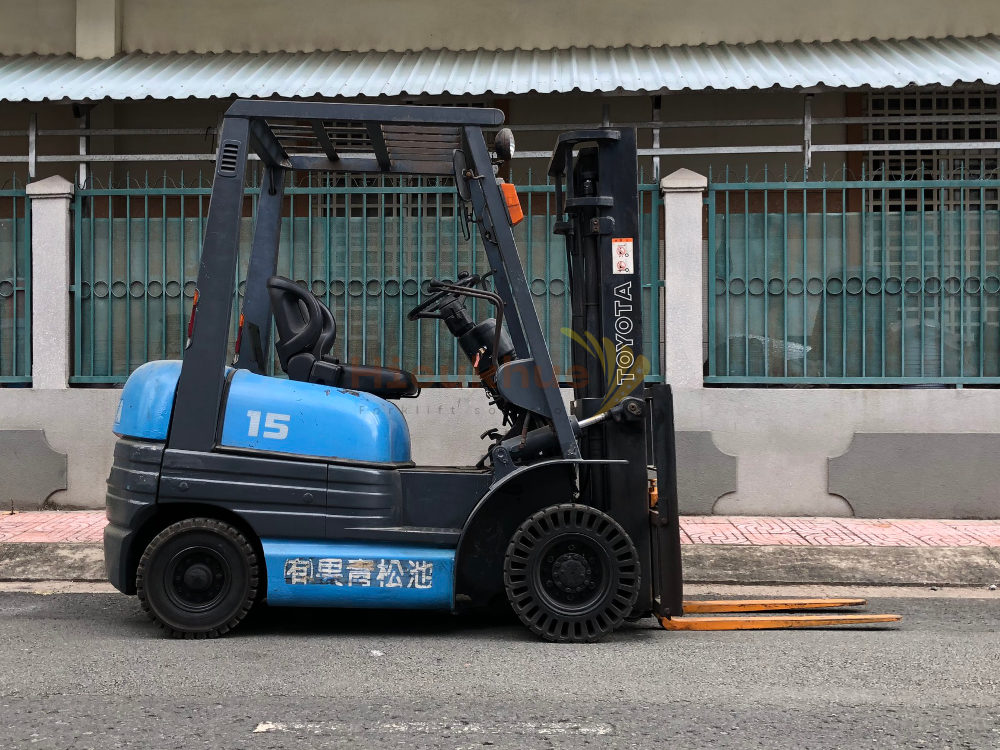 Xe nâng dầu TOYOTA 02-6FD15, nâng cao 3m