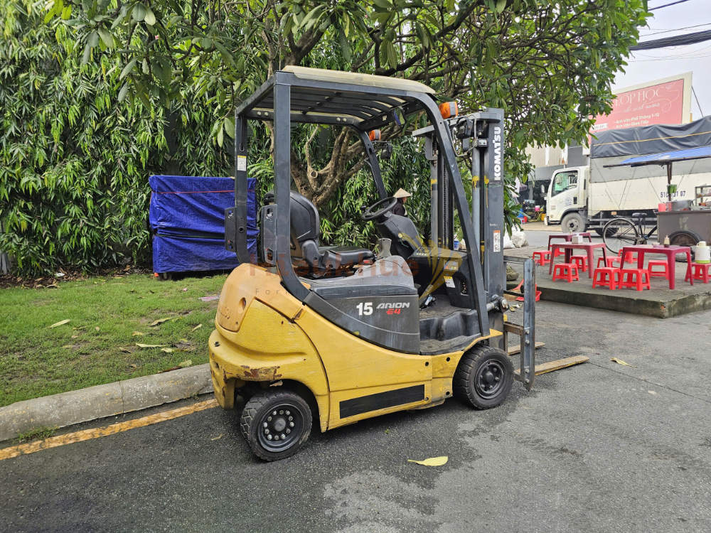 Xe nâng điện ngồi lái KOMATSU FB15-12 năm 2020, nâng cao 3m