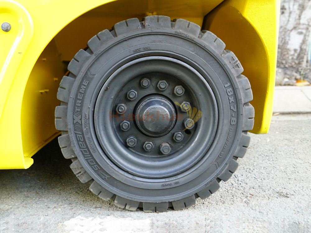 Xe nâng điện ngồi lái KOMATSU FE25-1 sẵn chức năng dịch giá