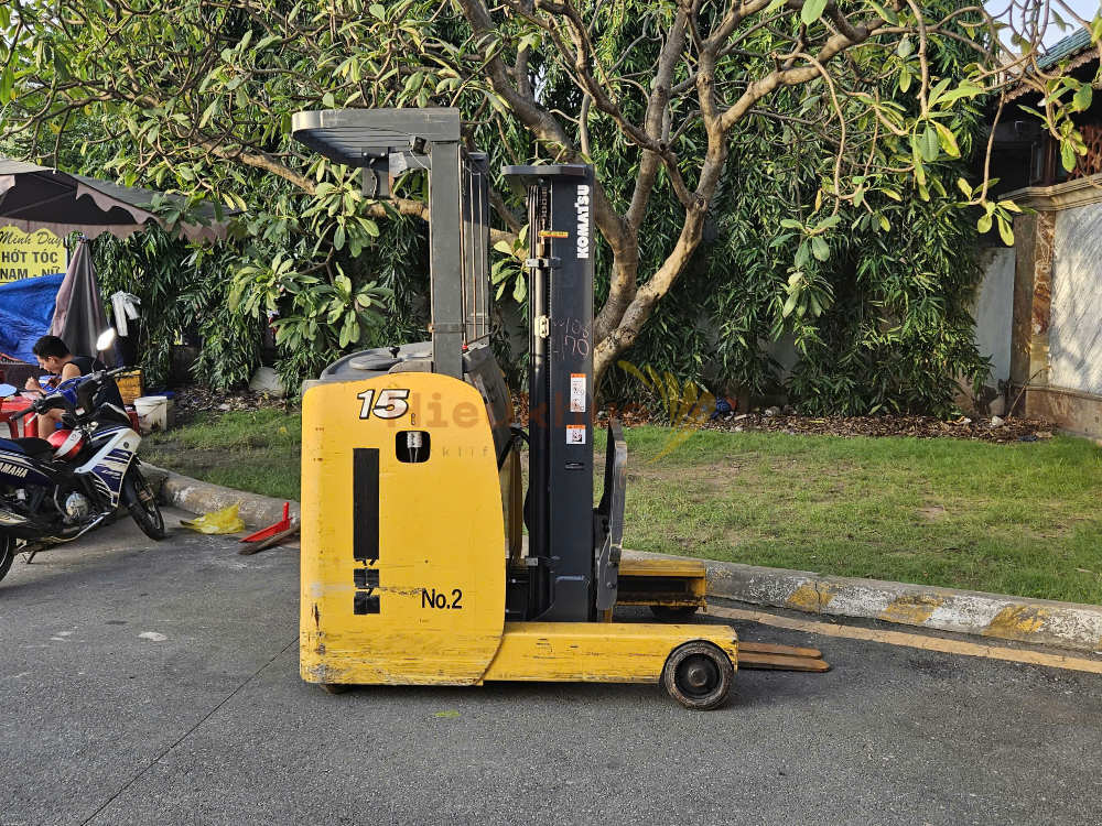 Xe nâng điện đứng lái KOMATSU FB15RL-15 năm 2021, nâng cao 4.5m