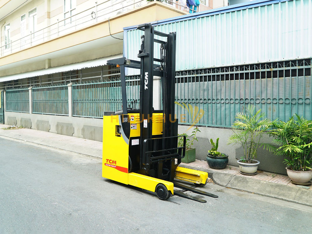 Xe nâng điện đứng lái TCM FBR15-8