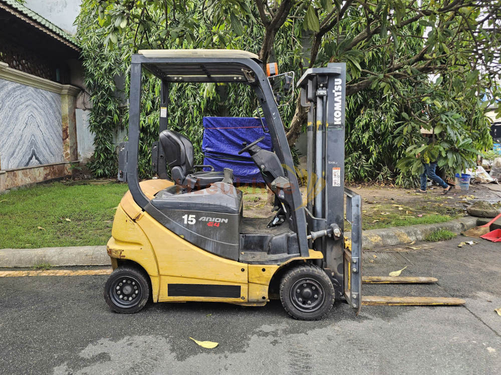 Xe nâng điện ngồi lái KOMATSU FB15-12 năm 2020, nâng cao 3m