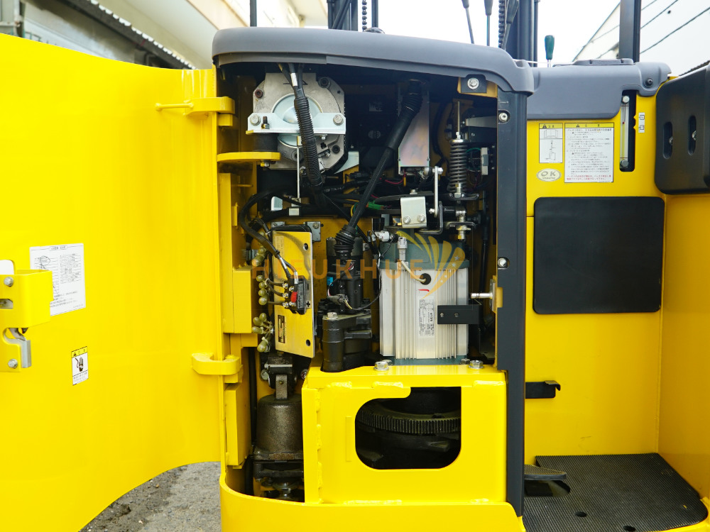 Xe nâng điện đứng lái KOMATSU FB18RL-15