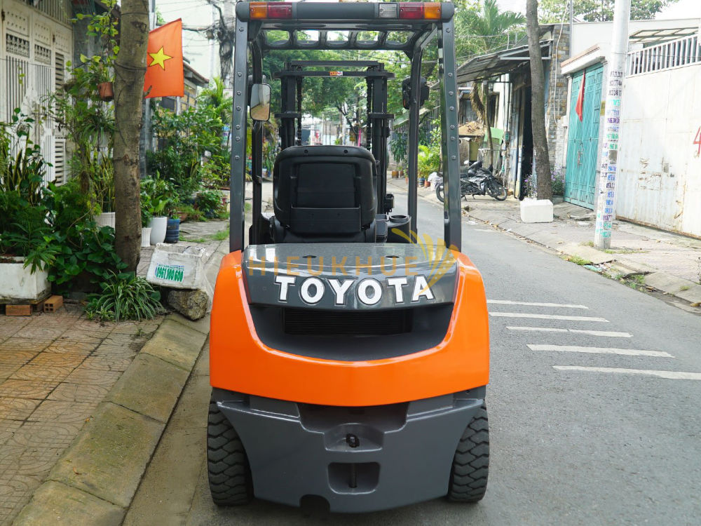 Xe nâng dầu TOYOTA 02-8FD25