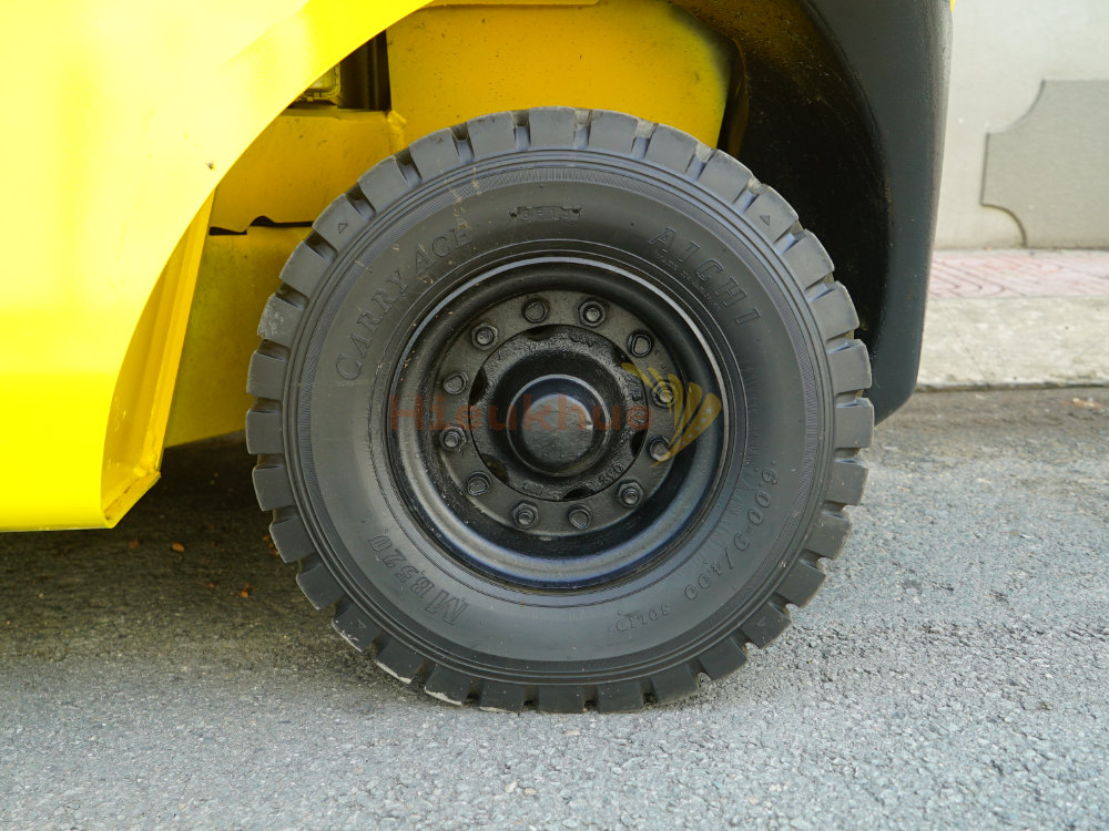 Xe nâng dầu KOMATSU FD25T-17 khung 4m 2 tầng chắc khỏe