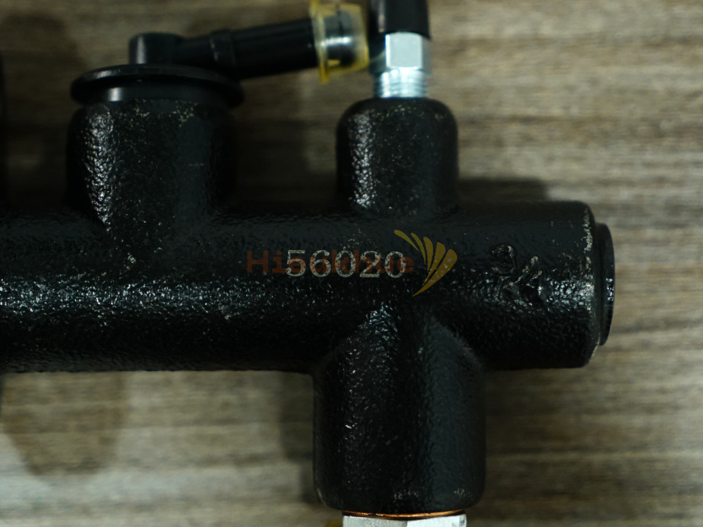 Heo tổng (xilanh chính) phanh thắng xe nâng KOMATSU FD18T-21