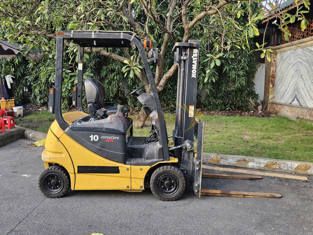 Xe nâng điện ngồi lái KOMATSU FB10-12 năm 2021, nâng cao 3m