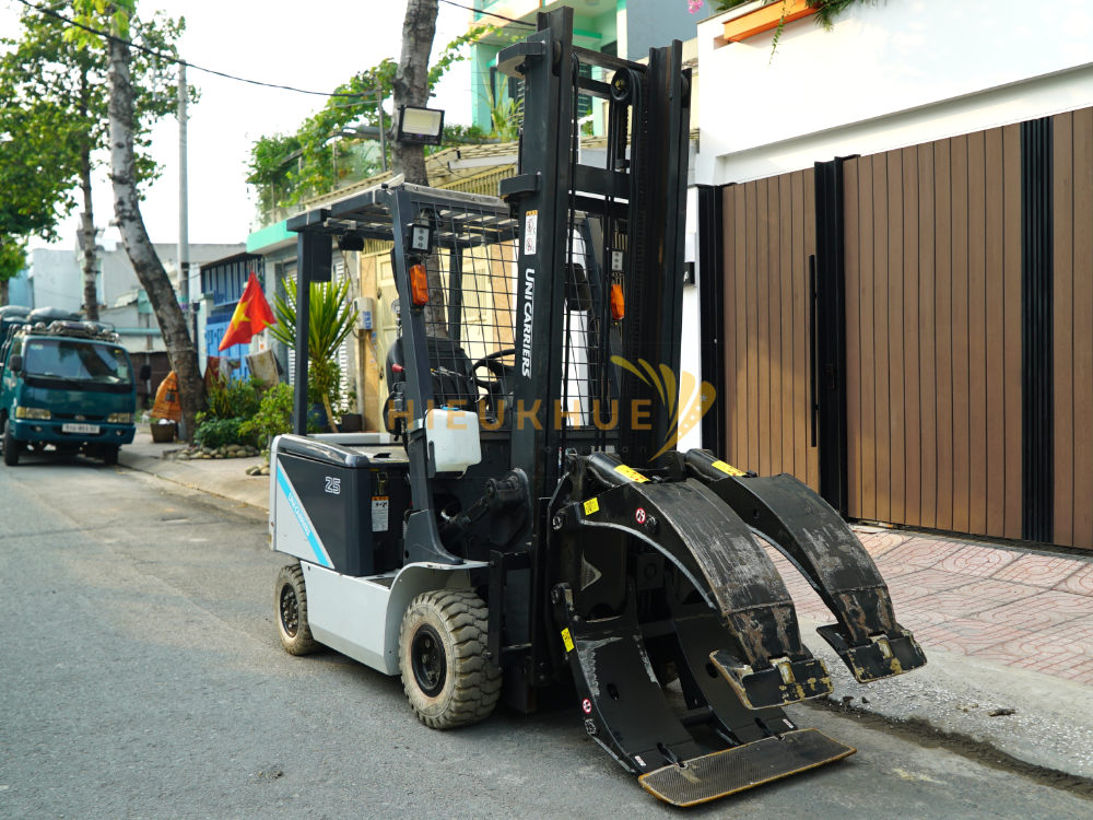 Xe nâng điện ngồi lái UNICARRIERS FB25-8
