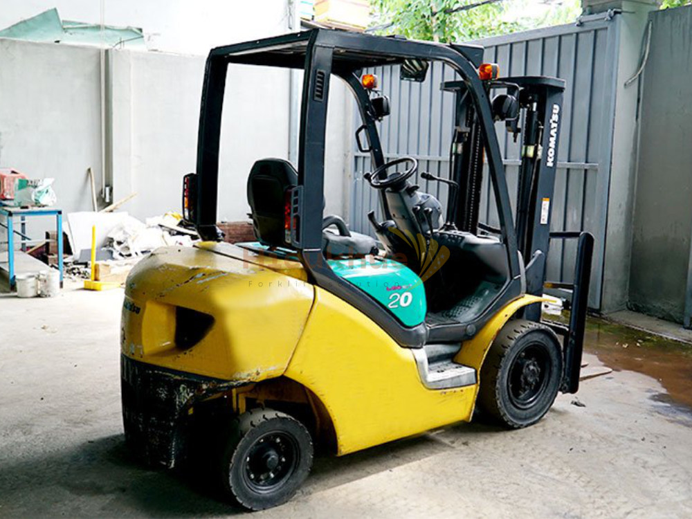 Xe nâng xăng KOMATSU FG20C-15 năm 2002, nâng cao 3m
