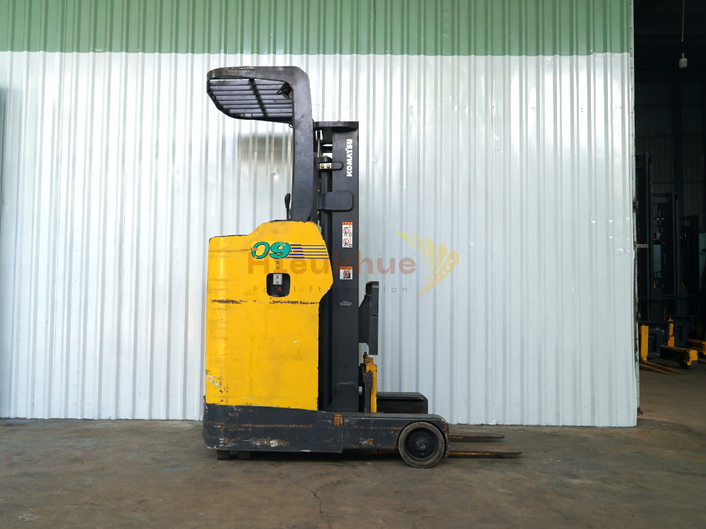 Xe nâng điện đứng lái KOMATSU FB09RC-12