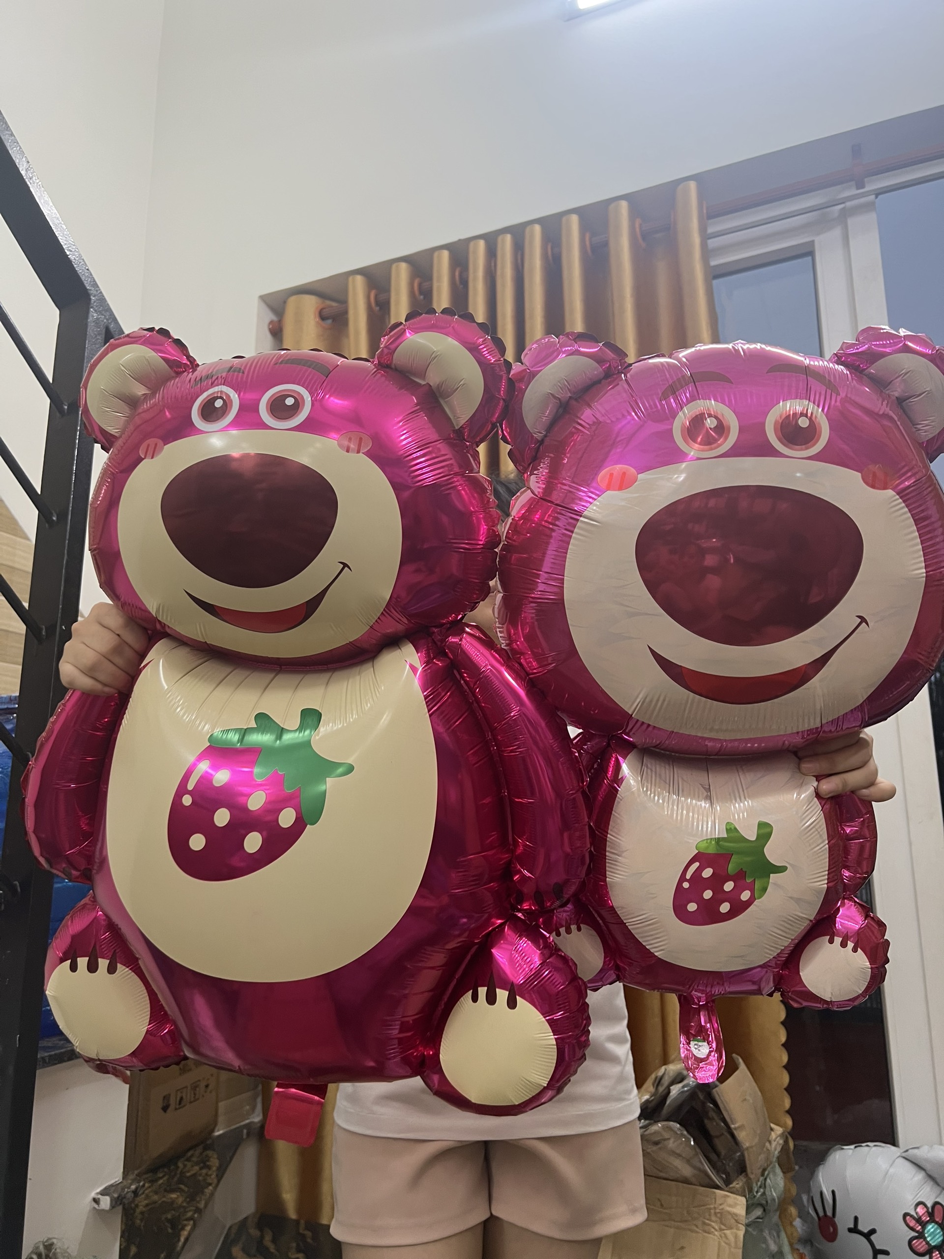 BÓNG GẤU LOSTO HỒNG CÓ TRÁI DÂU NỮ