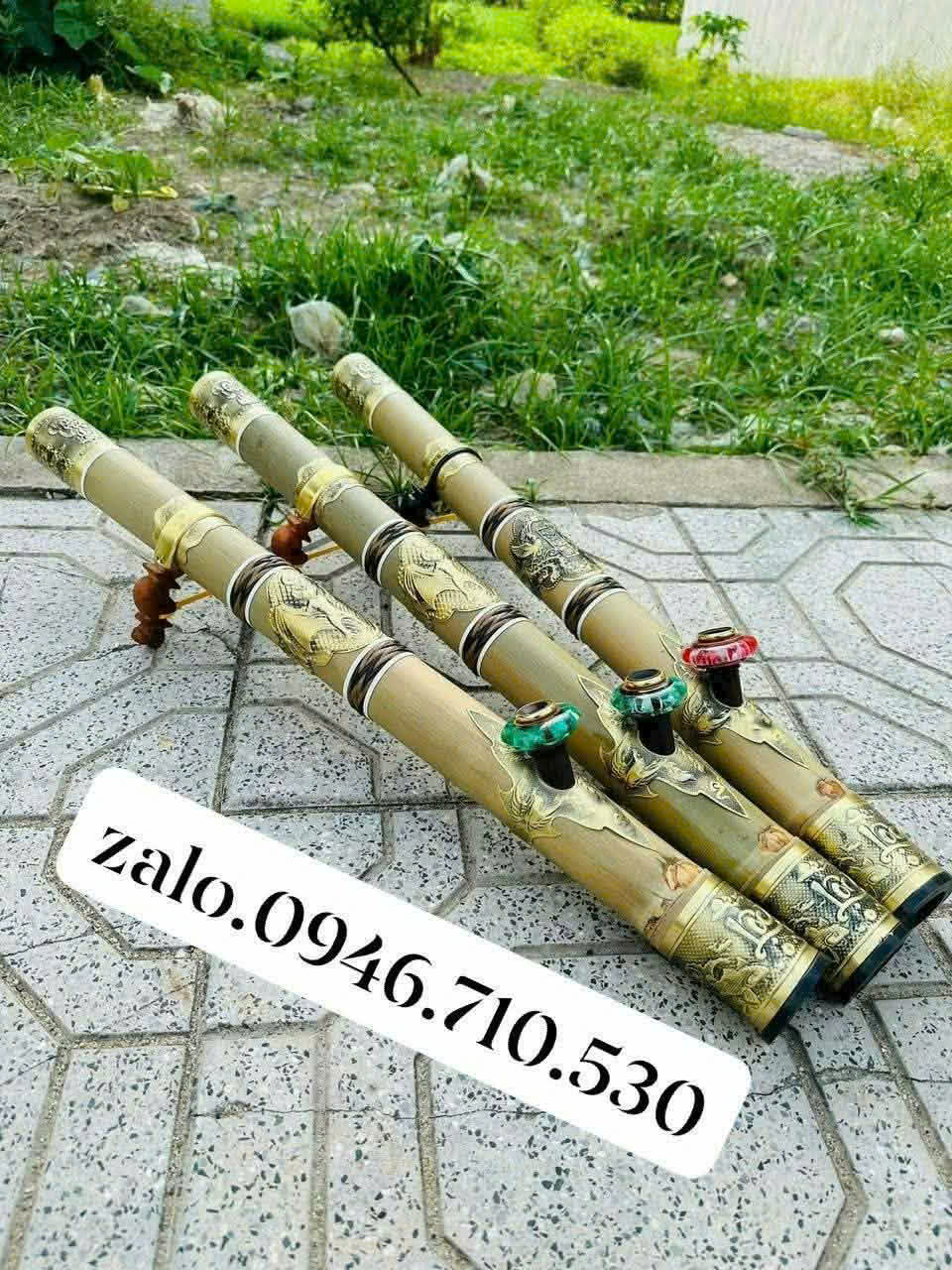 Điếu nứa bọc đồng nổi nỏ ngọc