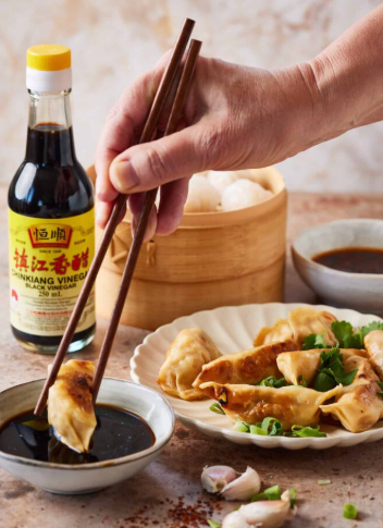 Giấm Hương Trấn Giang, Thể tích: 550ml, Quy cách:12 chai/thùng