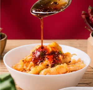 Dầu Đỏ Hương Cay, Trọng lượng: 2.5kg/ lọ, Quy cách:4 lọ/thùng