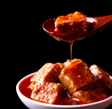 Chao Dầu Đỏ, Trọng lượng: 260gr/ lọ, Quy cách: 24 Lọ/ thùng