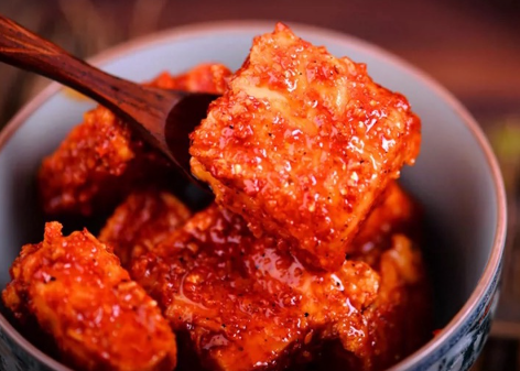 Chao Dầu Đỏ, Trọng lượng: 260gr/ lọ, Quy cách: 24 Lọ/ thùng