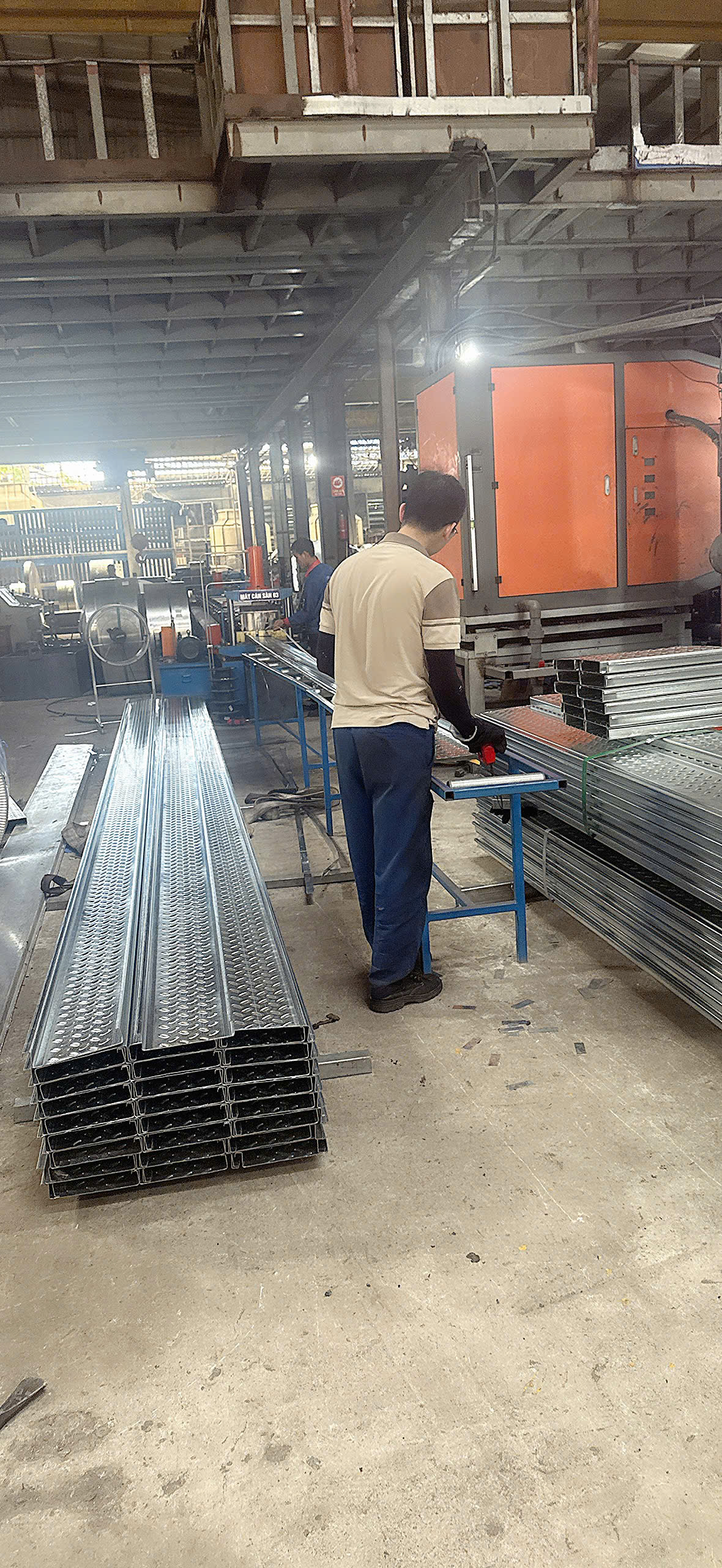 Solar Walkway Rooftop – Giải Pháp Lối Đi Bảo Trì Hệ Thống Điện Mặt Trời Trên Mái