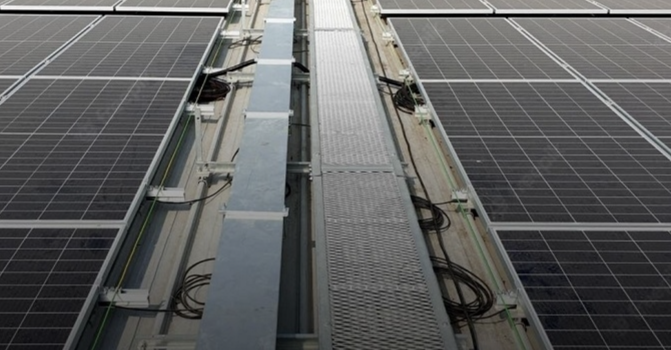 Sàn Thao Tác Điện Mặt Trời – Giải Pháp Lối Đi Bảo Trì Solar Bằng Thép