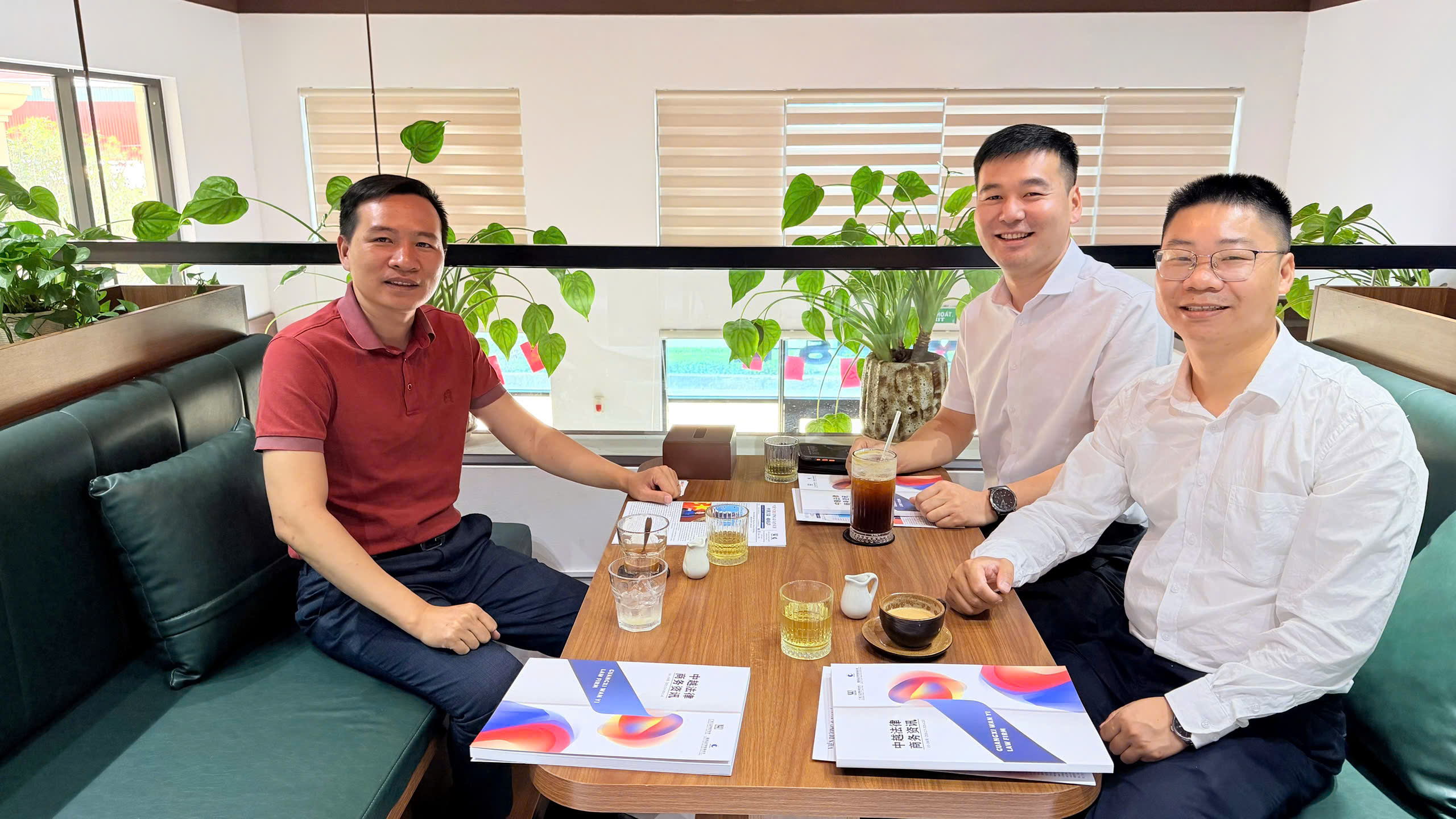 Viễn Dương Legal tiếp đón UNIROC