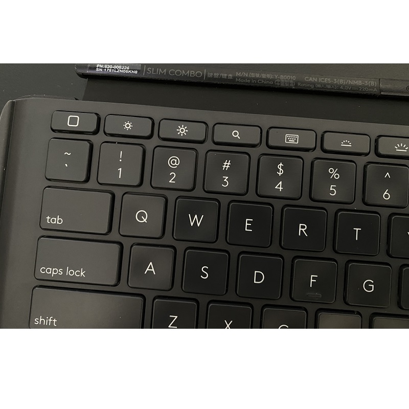 Bàn phím máy tính bảng Logitech Slim Combo - dùng cho Ipad Pro 12.9inch 1st and 2nd