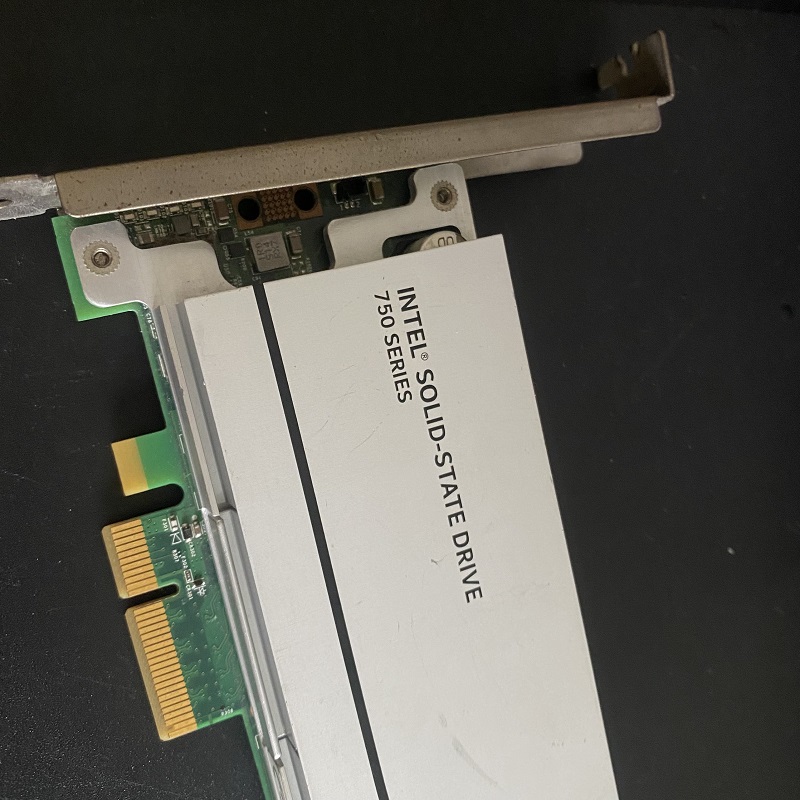 Ổ cứng server/máy chủ - Ổ cứng SAS INTEL SSD DC 400GB