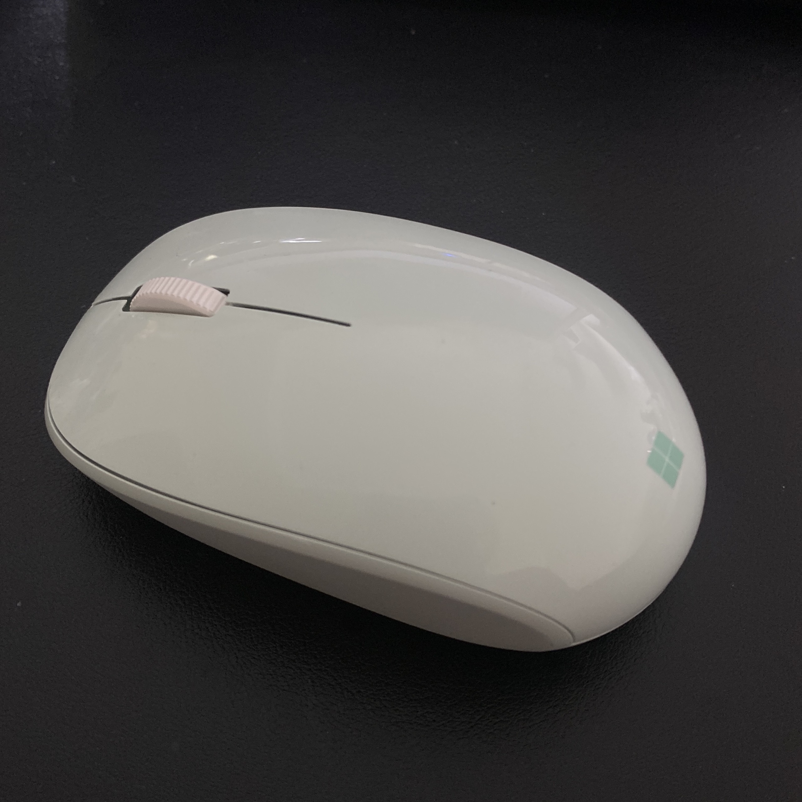 Chuột Microsoft Bluetooth không dây 1929, hàng chính hãng bảo hành 6 tháng