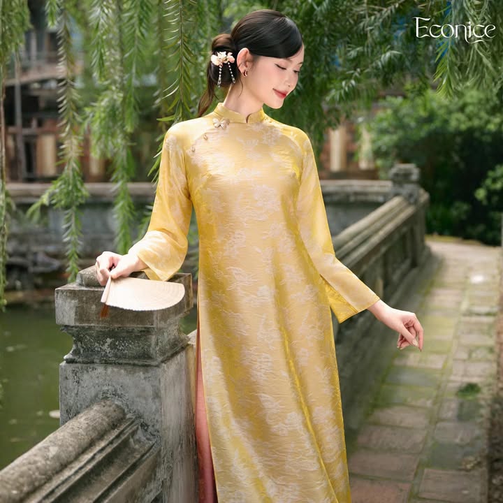 AD vàng cổ 3p 4 tà ht hoa bướm tag đá,bướm +quần tơ óng đỏ ht bướm