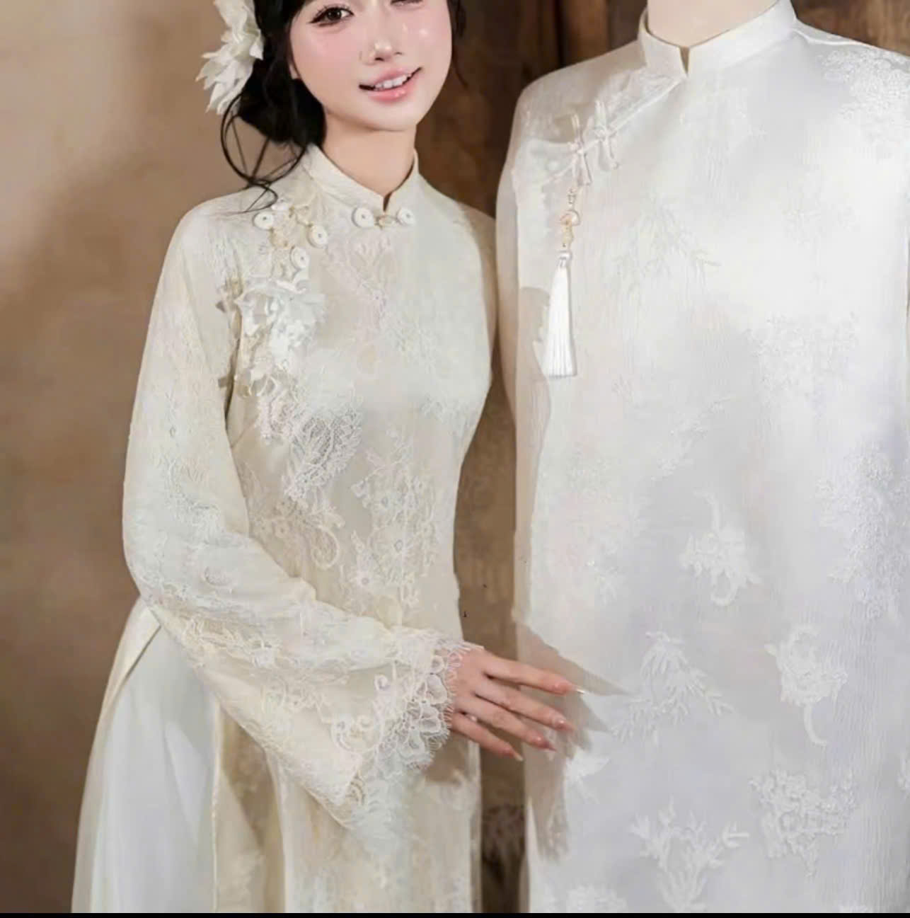 AD kem ren 4 tà lót lụa đính tag hoa trắng +quần kem trơn