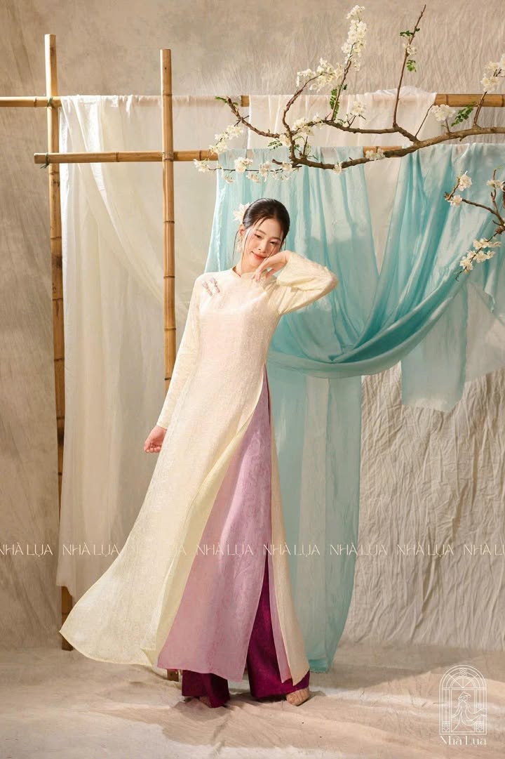 AD lua kem ht hoa 4 tà lót hồng đính 2 tag +quần thọ rơi tím