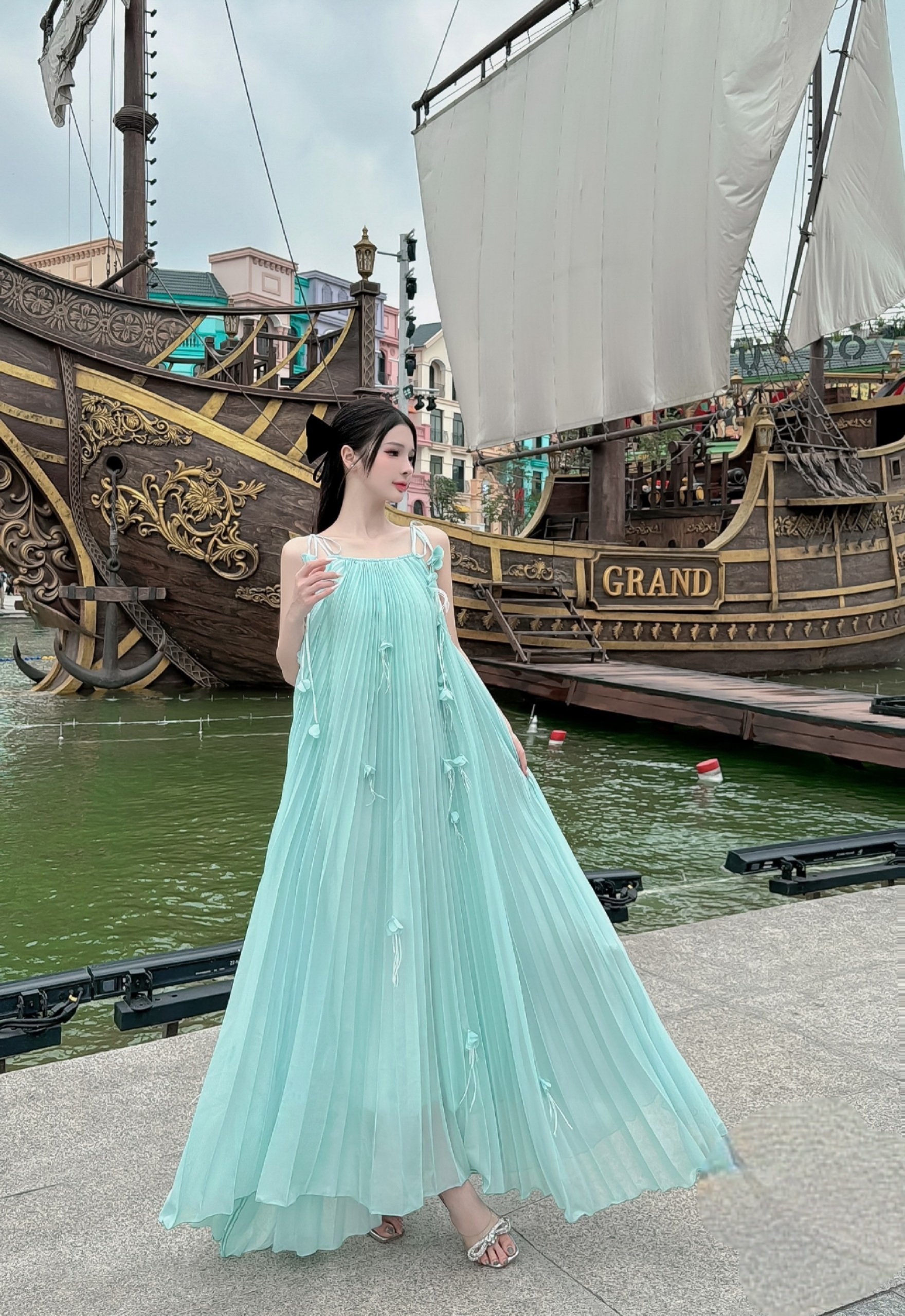 Maxi xanh 2 dây đính hoa dập ly