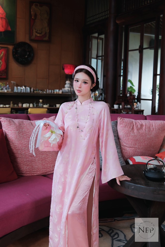 AD hồng gấm lụa 4 tà lót lụa thạch anh (quần hồng lụa thạch anh NP) CS1