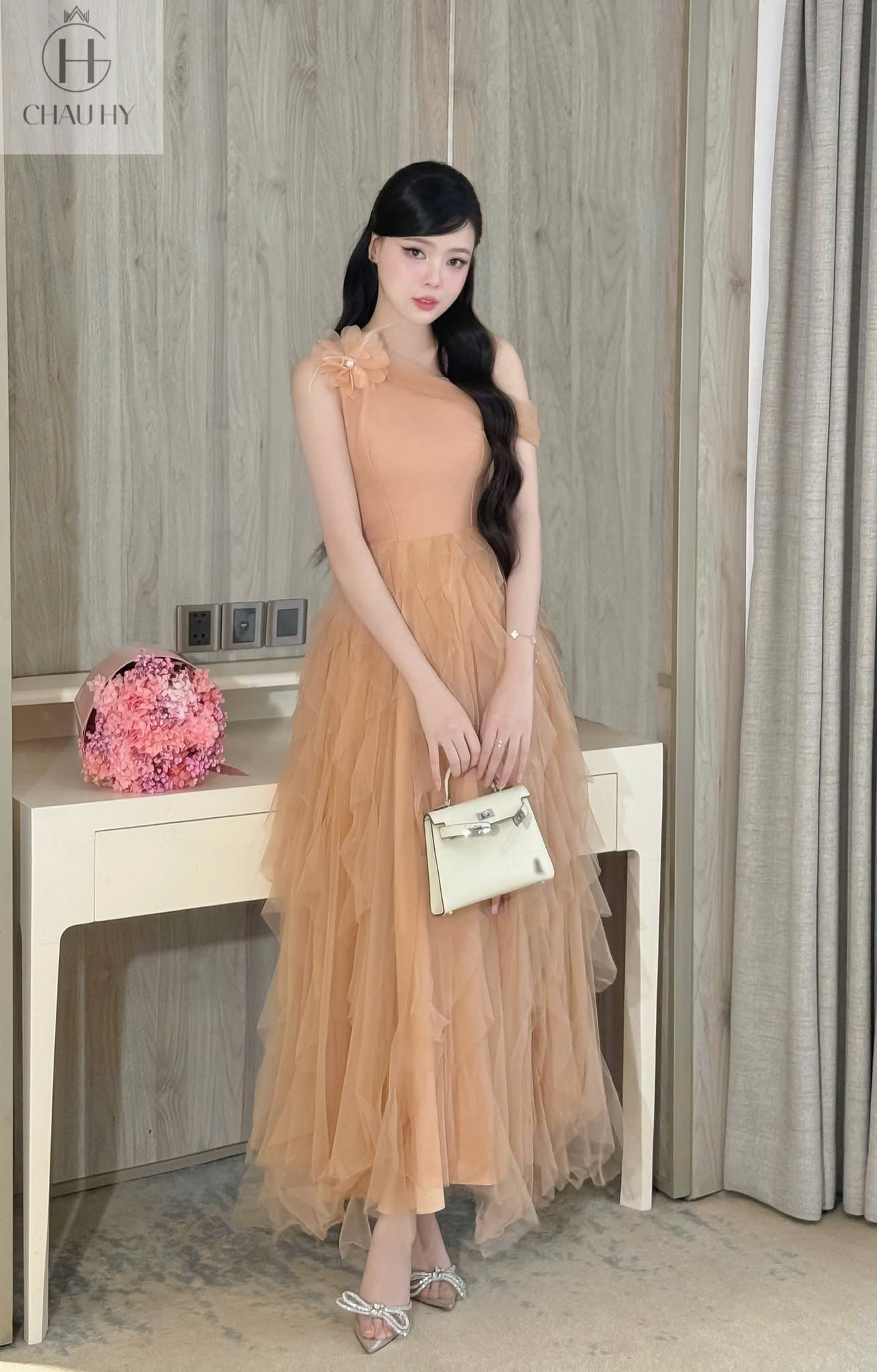 VT nâu cam lệch vai cvay tua rua sóng