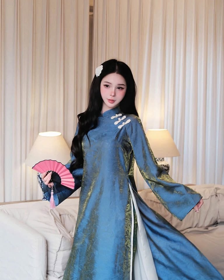 AD xanh dương tơ óng 4 tà cổ 3p 3 nơ kem ( quần xanh đậm tơ óng) CS1