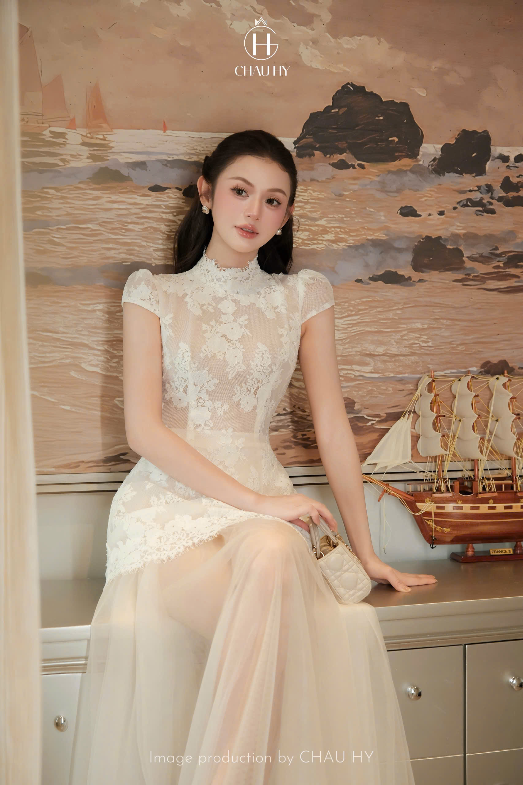VT ren kem hoa chân lưới tay cộc khoét lưng