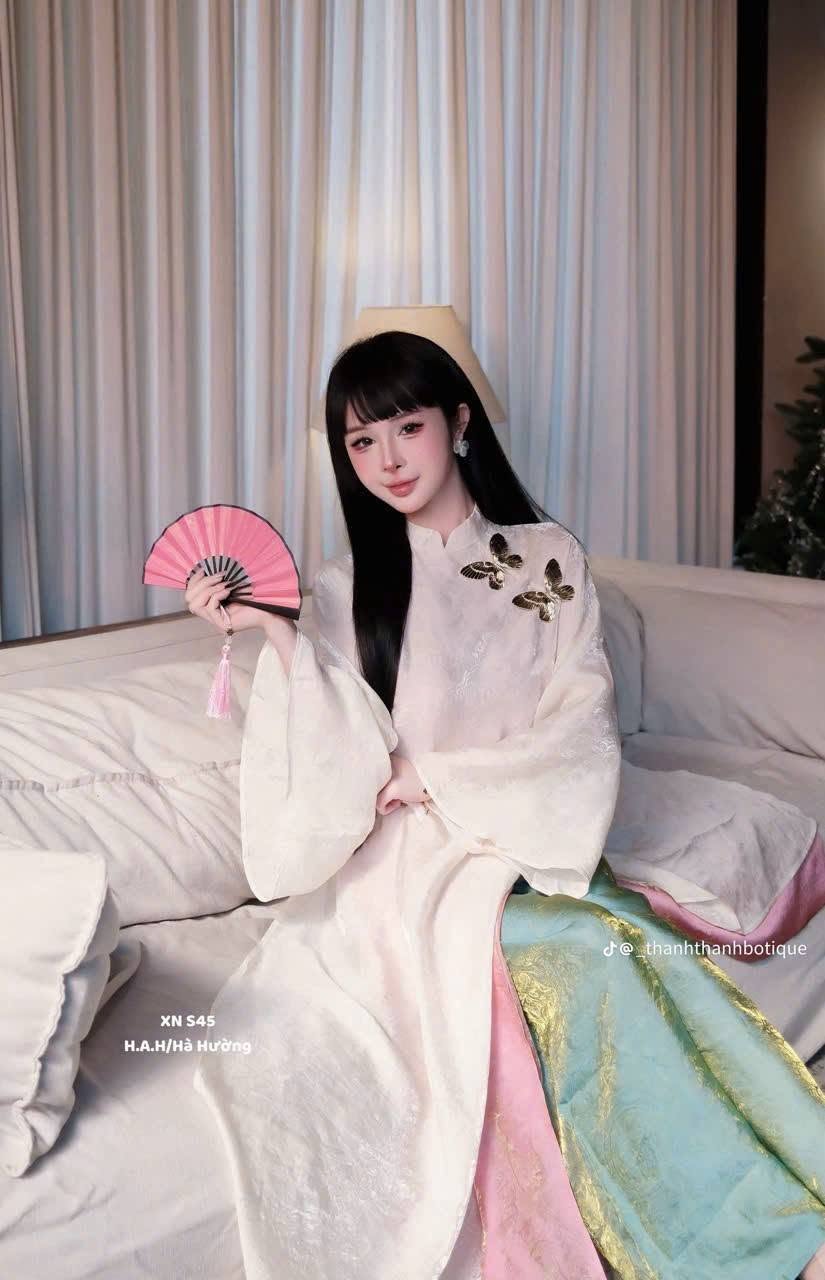 Ad 4 tà kem lót hồng tơ ánh tag bướm + quần xanh tơ ánh CS1