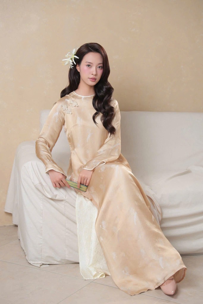 AD be vàng gấm lụa vân hoa + quần gấm hoa vàng kem CS1