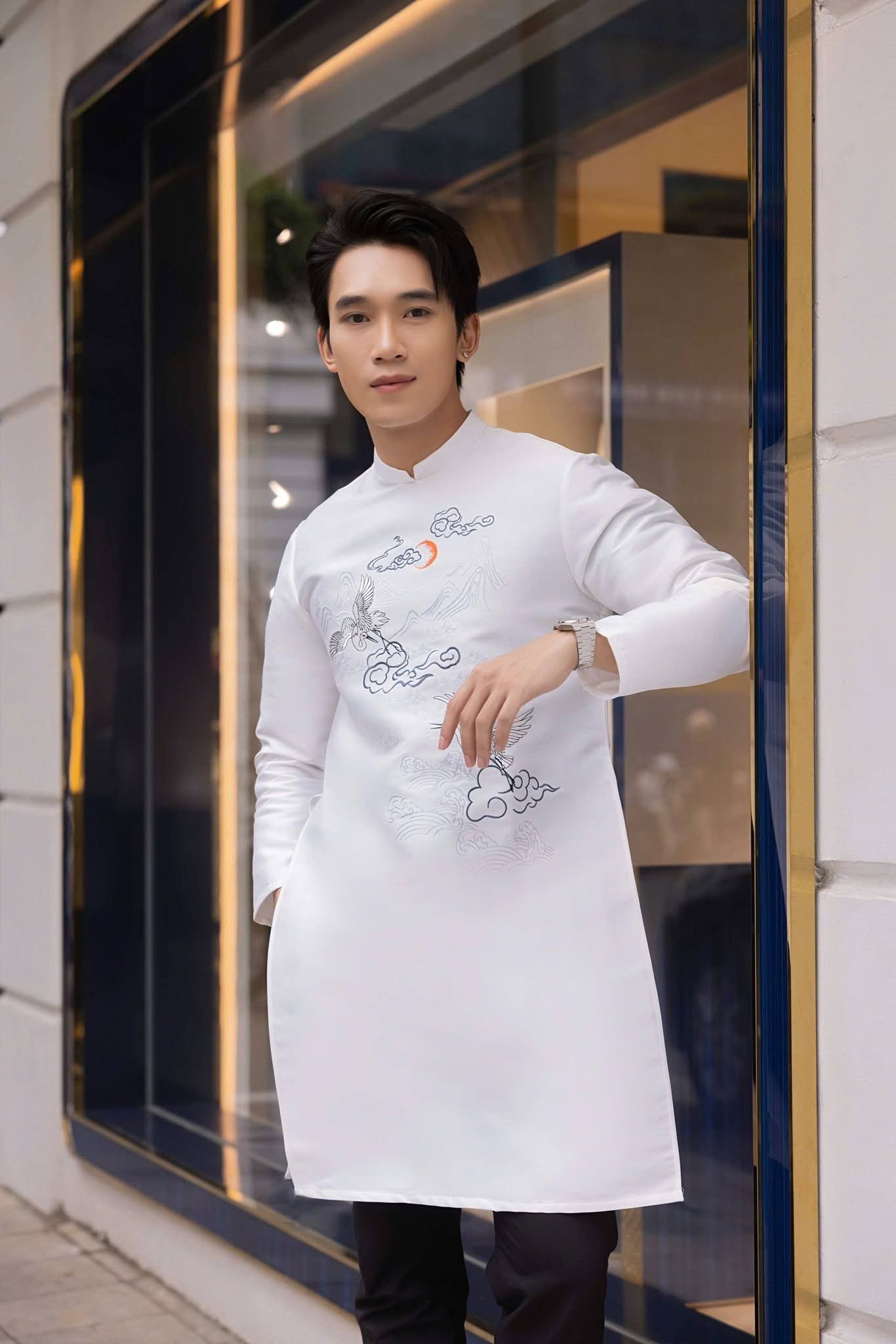 AD nam trắng thêu cò mây CS1