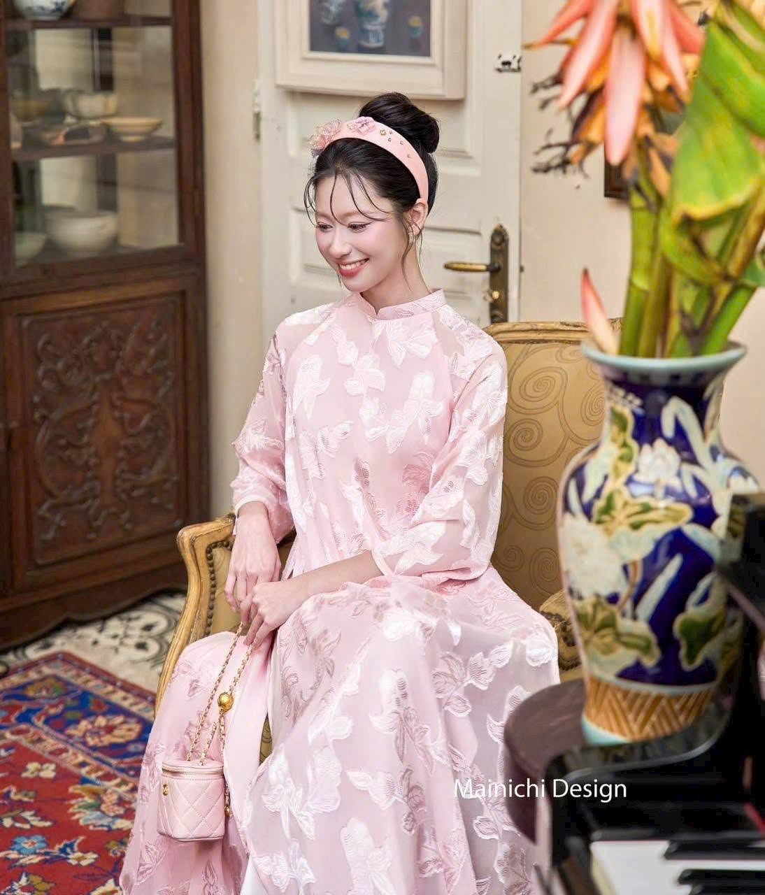 AD hồng dư hy tay lỡ