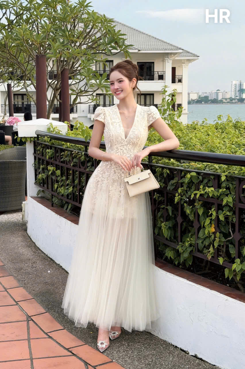 VT kem ren hoa lá cổ V cộc tay chân lưới