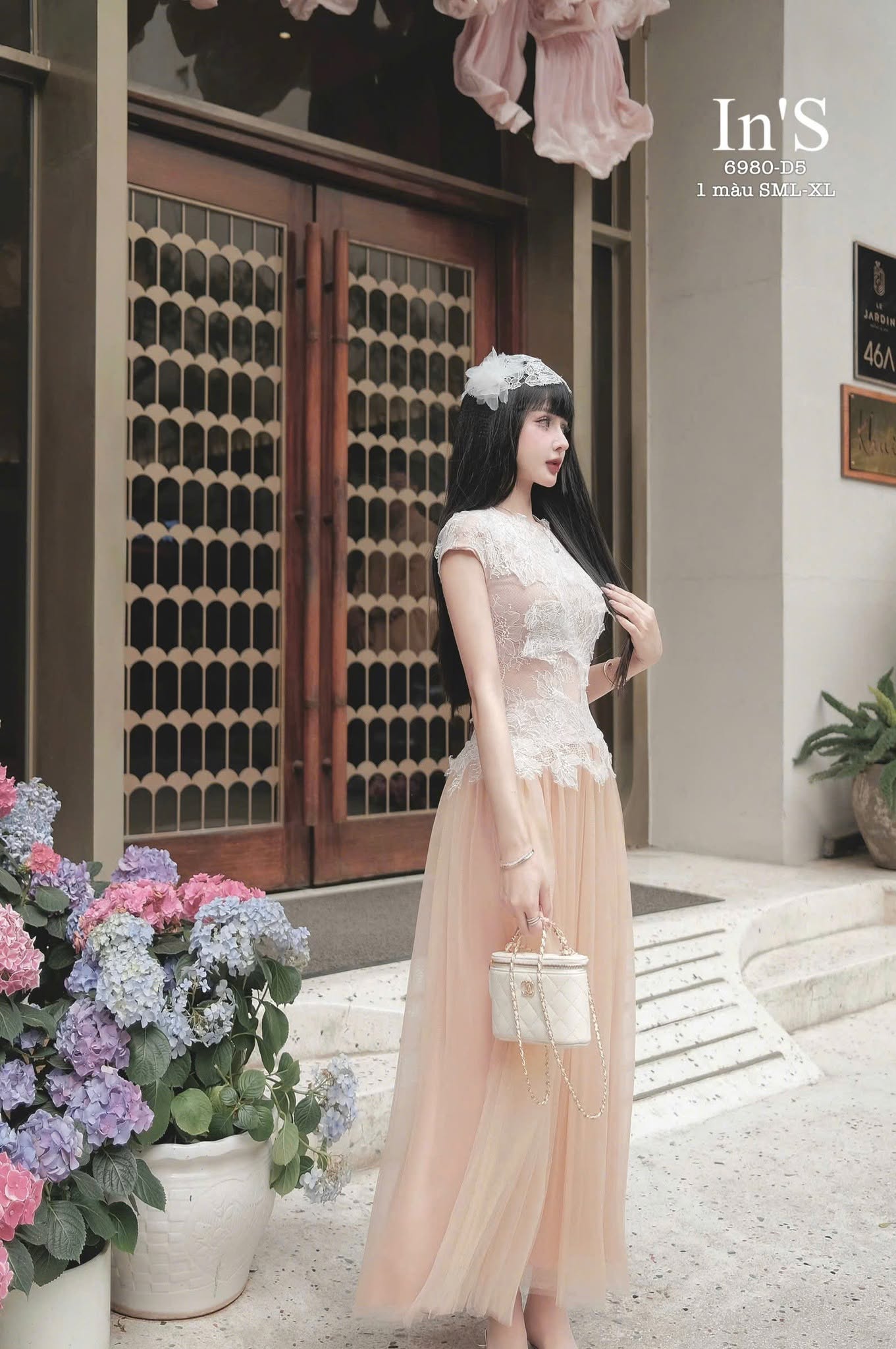 VT nâu ren cộc tay đính cúc