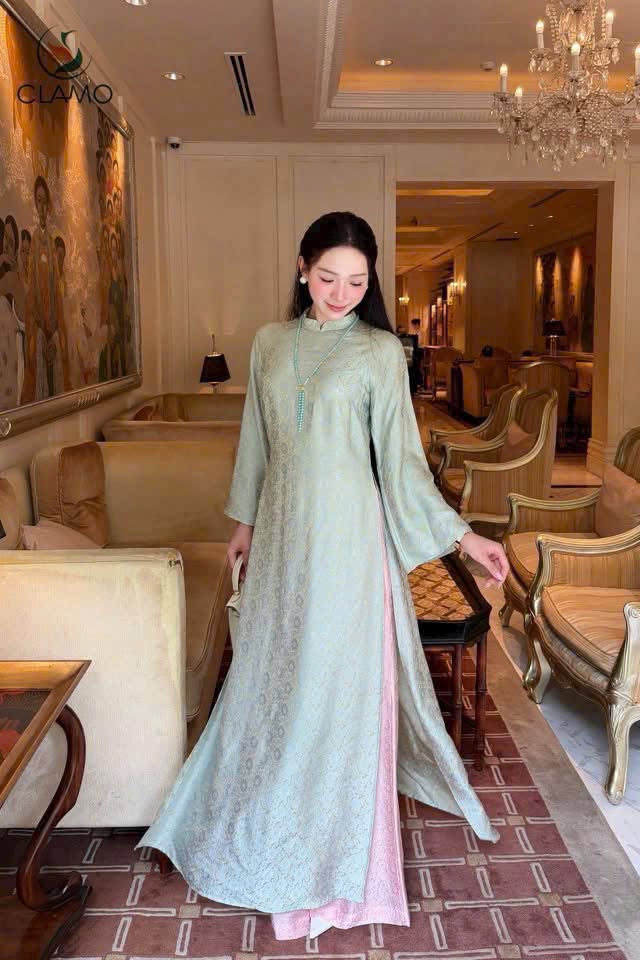 AD vân hoa xanh+ quần hồng vân hoa