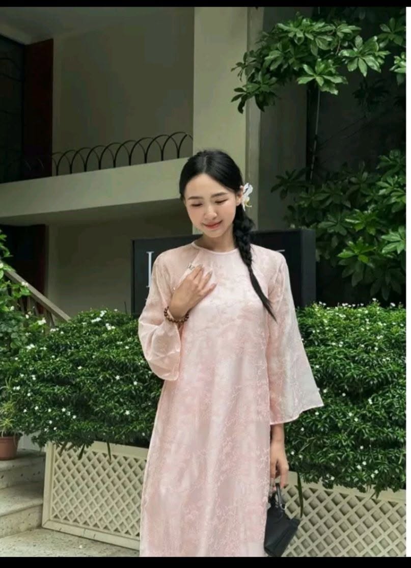 AD hồng diễm châu ht in nổi cổ tròn