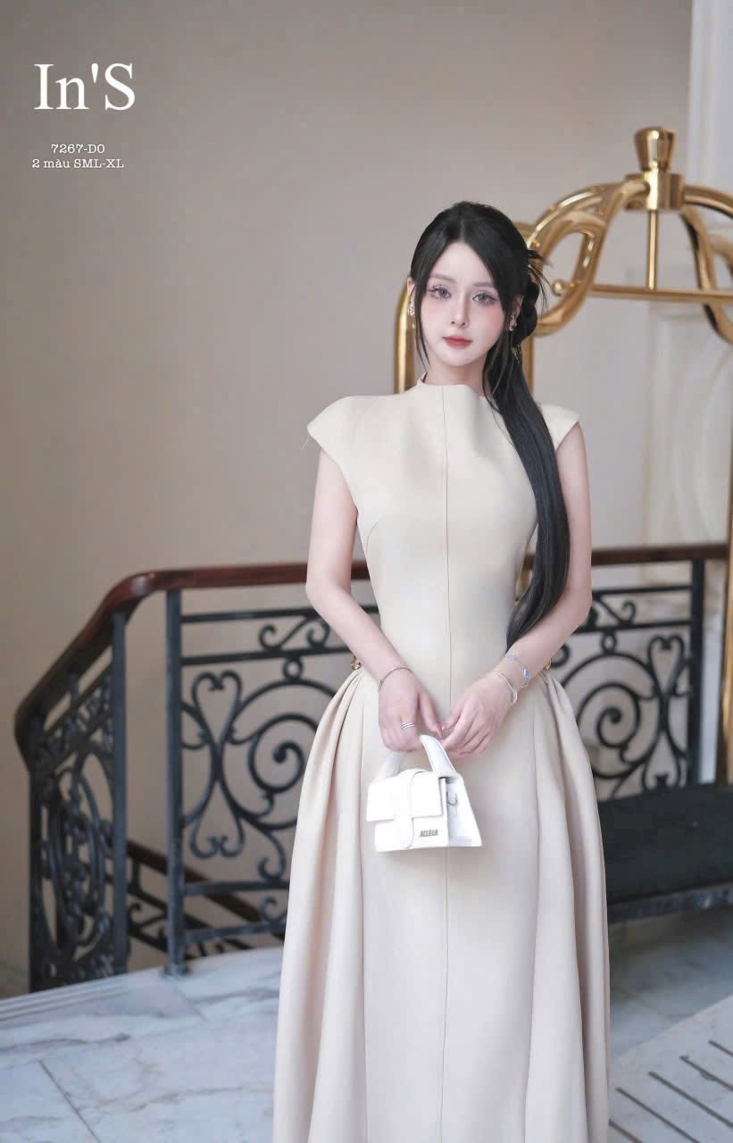 VT nâu cổ lệch đính tag vàng