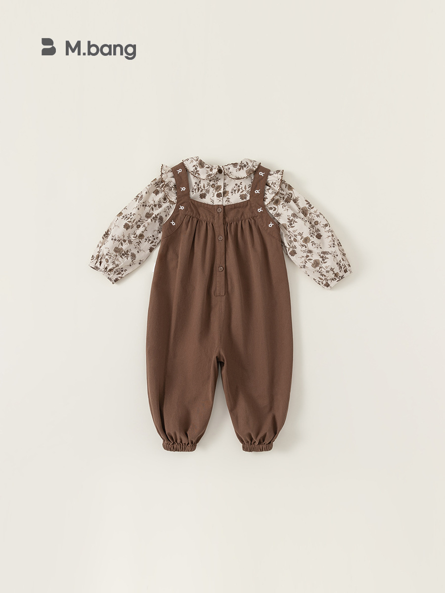 Set yếm và áo dài tay thu đông cho bé gái Mbang màu nâu xinh xắn. Set yếm cho bé gái Mbang